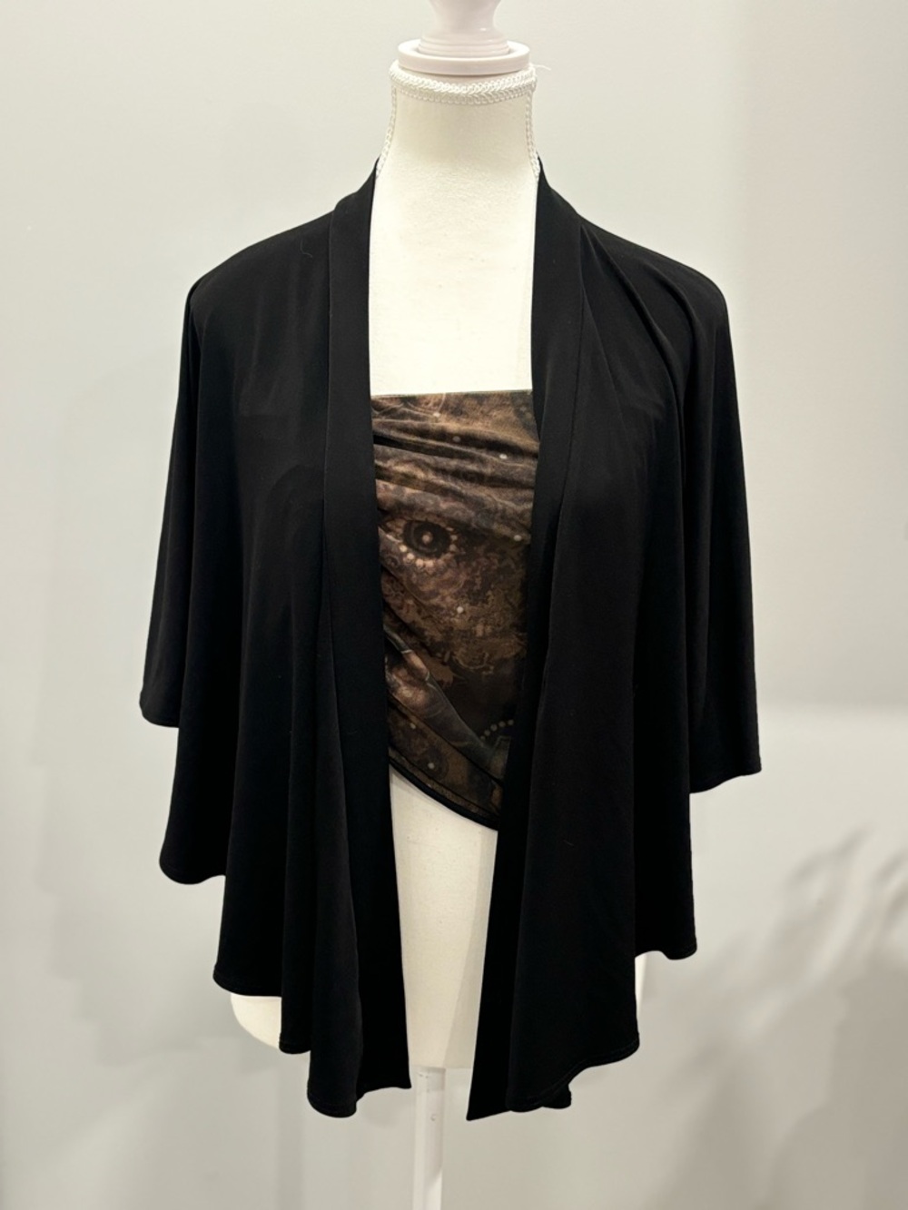 Fashion Bug black cardigan shawl sz m Batwing Gothic Vampire Work Party Vtg